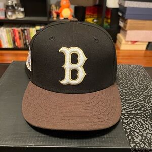New Era Boston Red Sox Fitted Size 7 3/8 *like new*